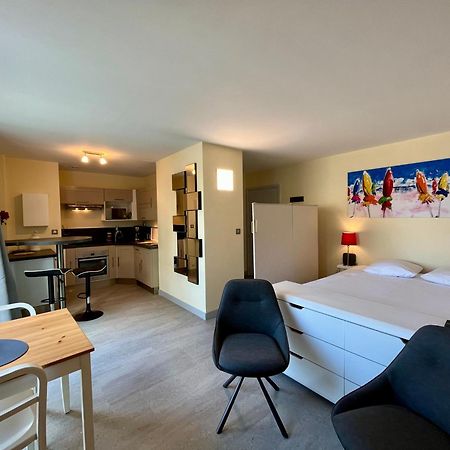 Les 3 Tours Et Parking Apartment Ла Рошел Екстериор снимка