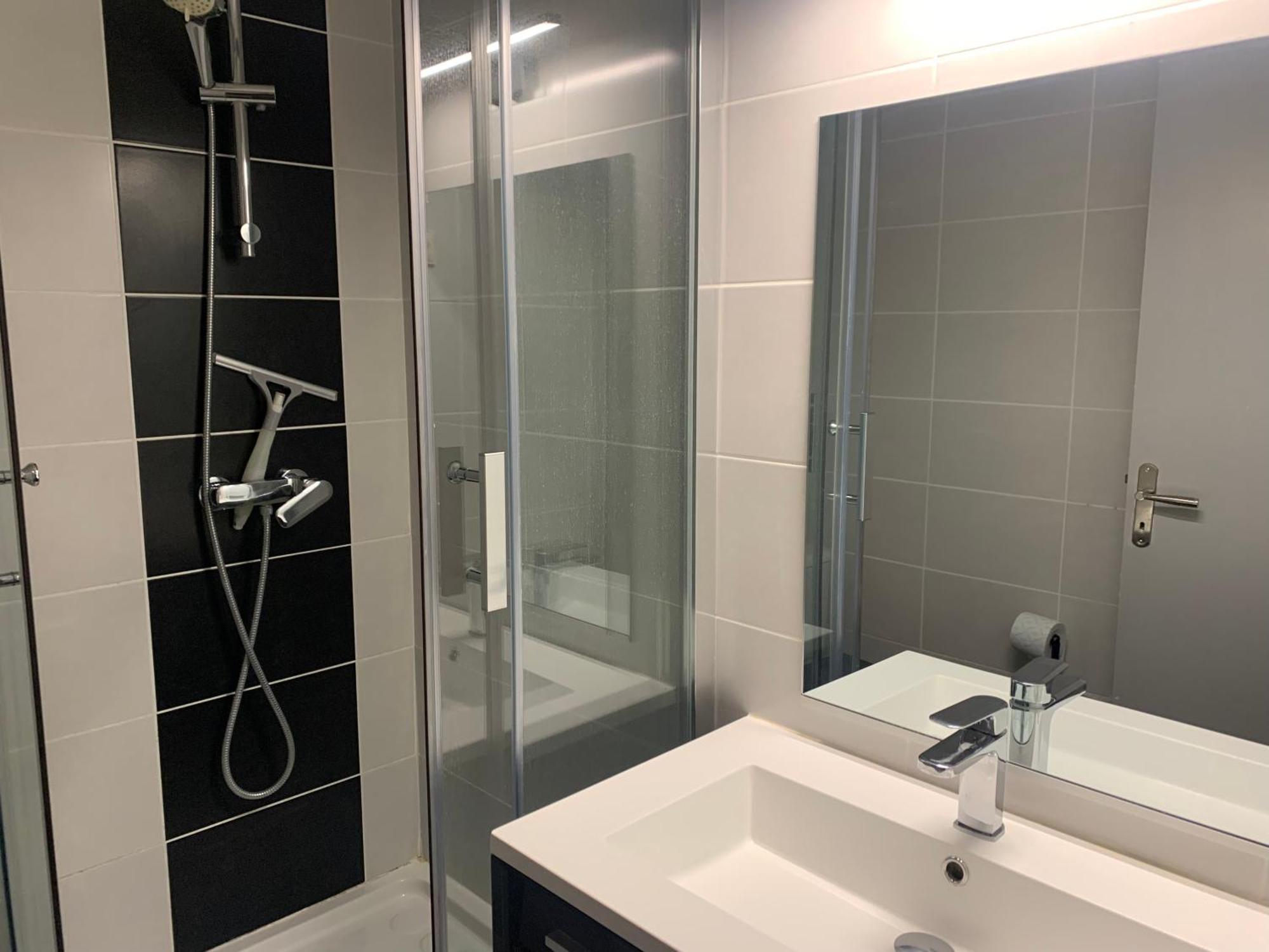 Les 3 Tours Et Parking Apartment Ла Рошел Екстериор снимка